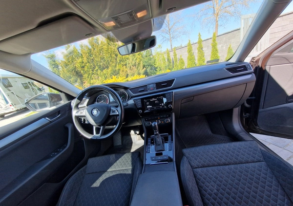 Skoda Superb cena 69900 przebieg: 150000, rok produkcji 2016 z Kamieńsk małe 277